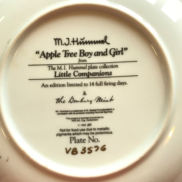M.J. HUMMEL Plate Decor Apple Tree Boy and Girl Danbury Mint 8” Round - Picture 5 of 9